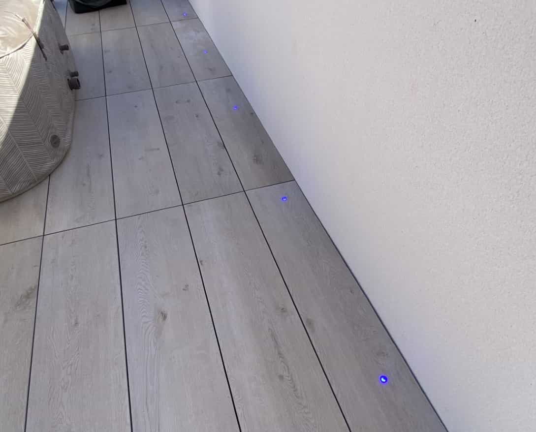 Rénovation de salle de bain moderne par AKUA VOLT SERVICES